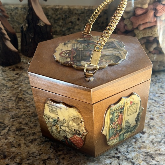 Purse - Picture 2 of 4